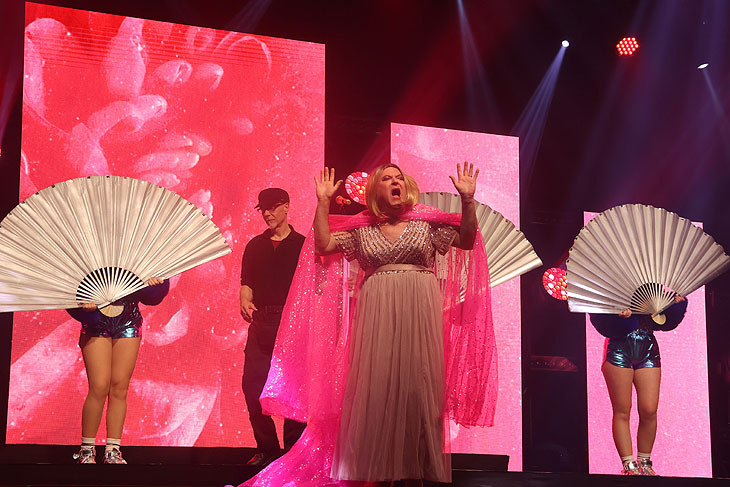 Filser-Show 2025: Show "Unbeschreiblich weiblich" (©Foto: Martin Schmitz)